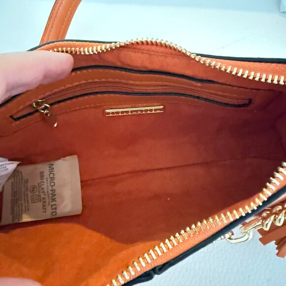 NWT STEVE MADDEN BMIKAL SHOULDER BAG PURSE ORANGE W TASSEL CHARM DOG KEYRING - Picture 5 of 7